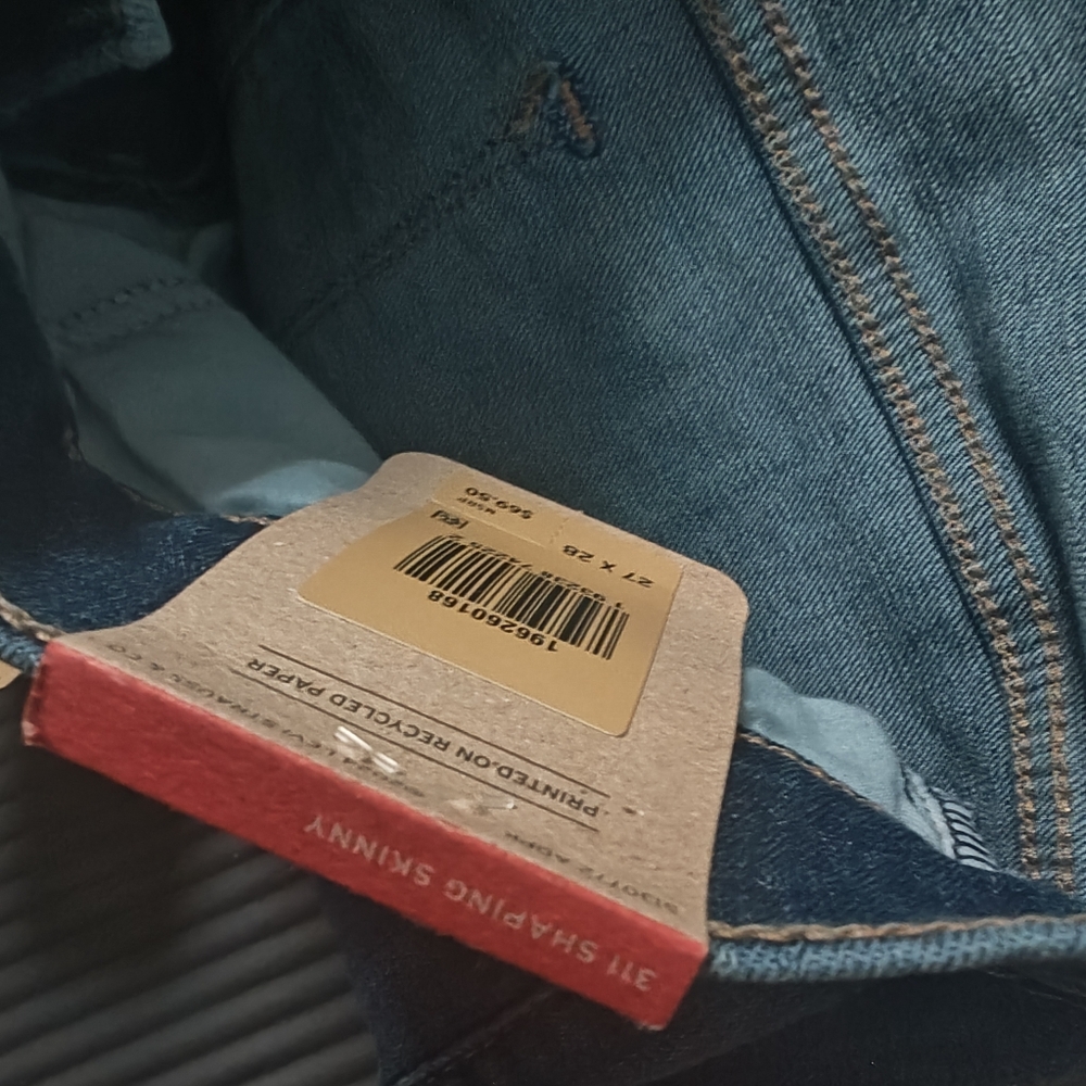 NWT Levi's 311 Shaping Skinny 27x28 - Picture 5 of 5